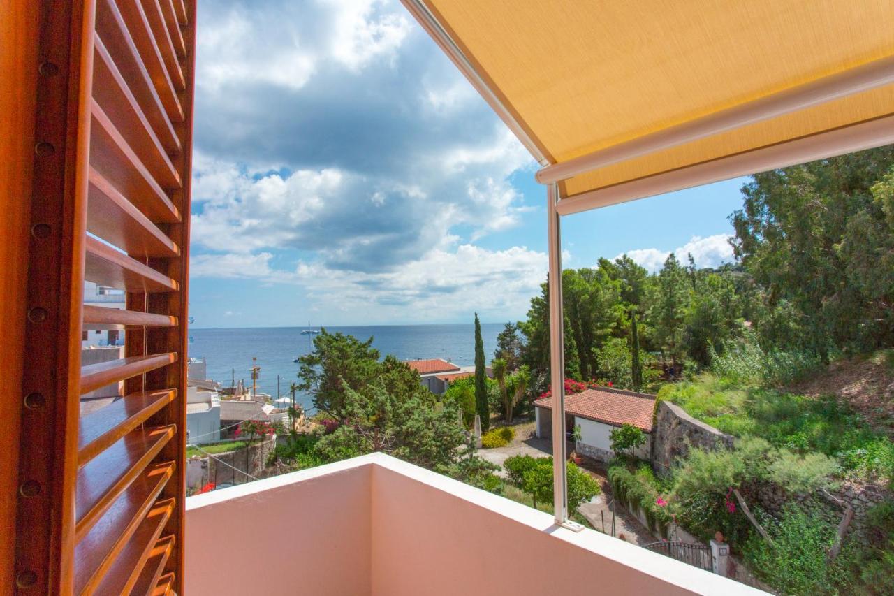 Residence Hotel Baia Portinenti Lipari  Exteriör bild
