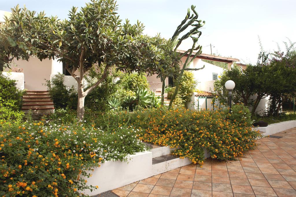 Residence Hotel Baia Portinenti Lipari  Exteriör bild